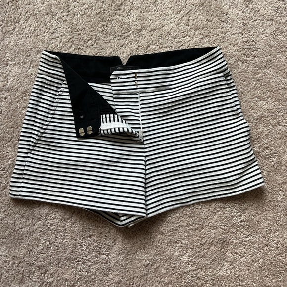 BCBG White & Black Stripes Short - Picture 2 of 4